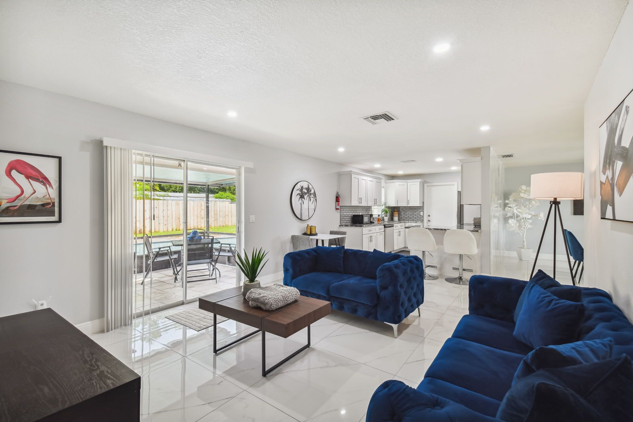 House with Private Pool & Backyard Oasis- 8 min to Airport & 15 min to Downtown