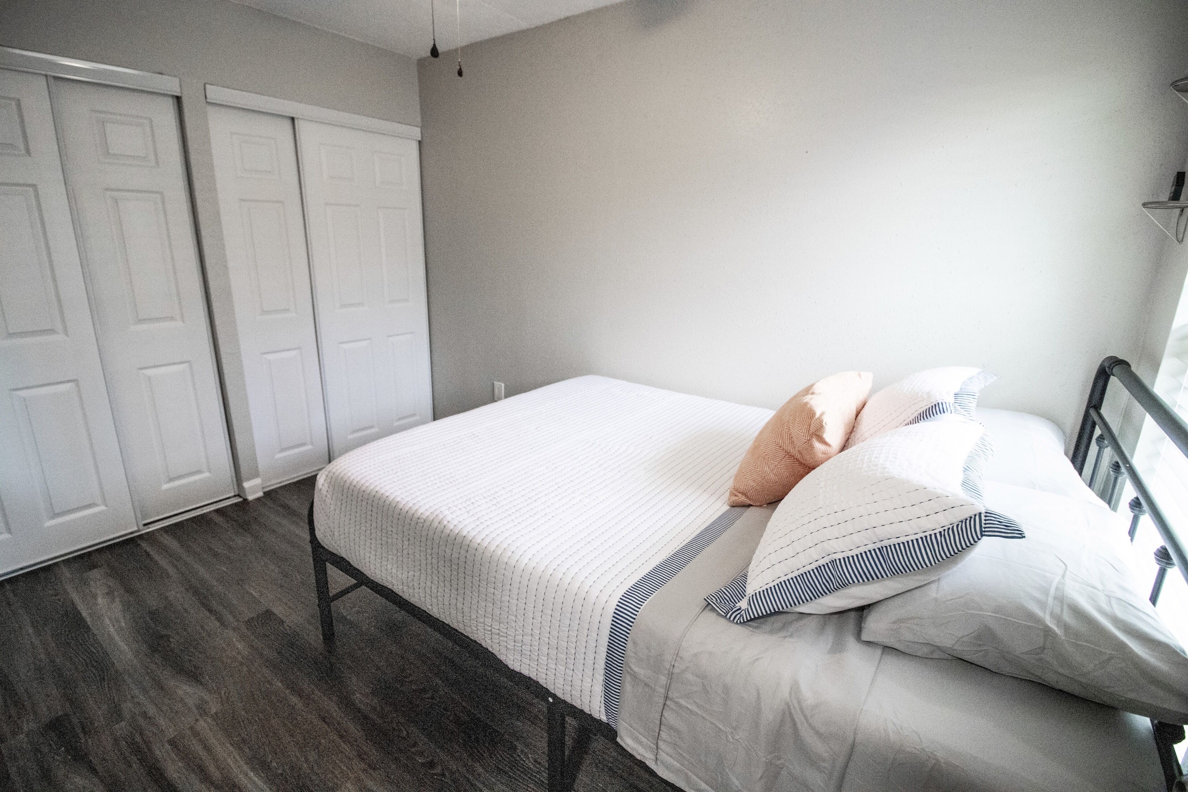 Gulfport 2 Br Apt + Pool + Wifi + close to airport