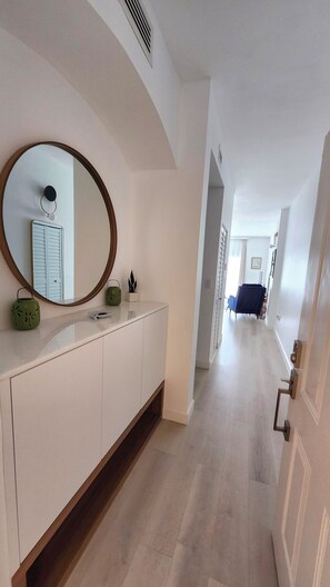 Interior - Newly renovated 2/2 apt-2 min walk to the beach and restaurants (Deerfield Beach)