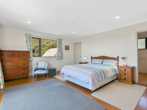 4 Schlafzimmer, Bügeleisen/Bügelbrett, WLAN, Bettwäsche