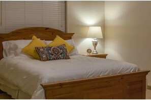 3 bedrooms, desk, iron/ironing board, travel cot