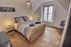 3 chambres, fer et planche à repasser, Wi-Fi gratuit, draps fournis