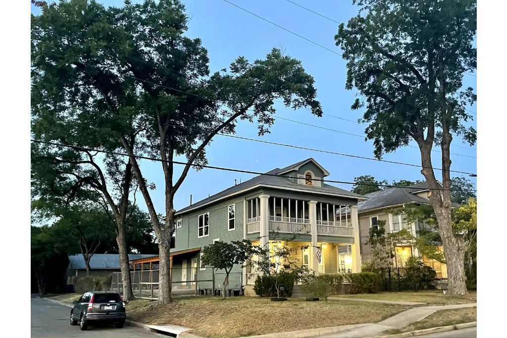 Riverwalk Pearl Zoo Museums Pool 5 BR 3 1/2 Baths