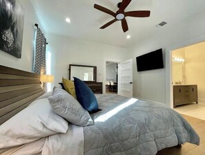 5 bedrooms, desk, iron/ironing board, travel cot