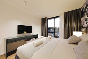 6 habitaciones, escritorio, tabla de planchar con plancha y wifi gratis 