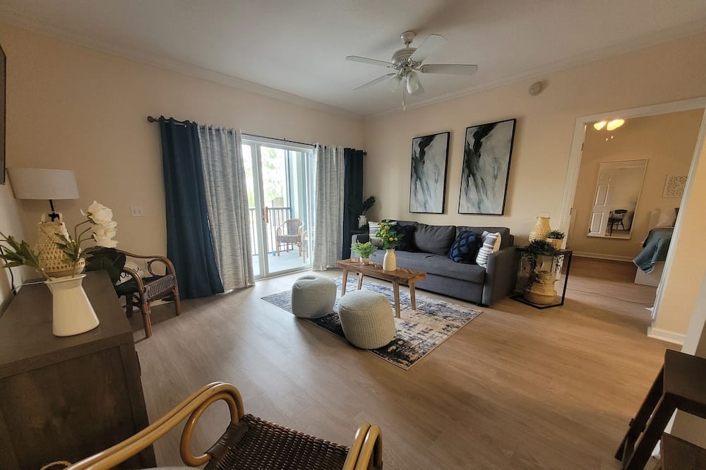 Winter Garden Apartment