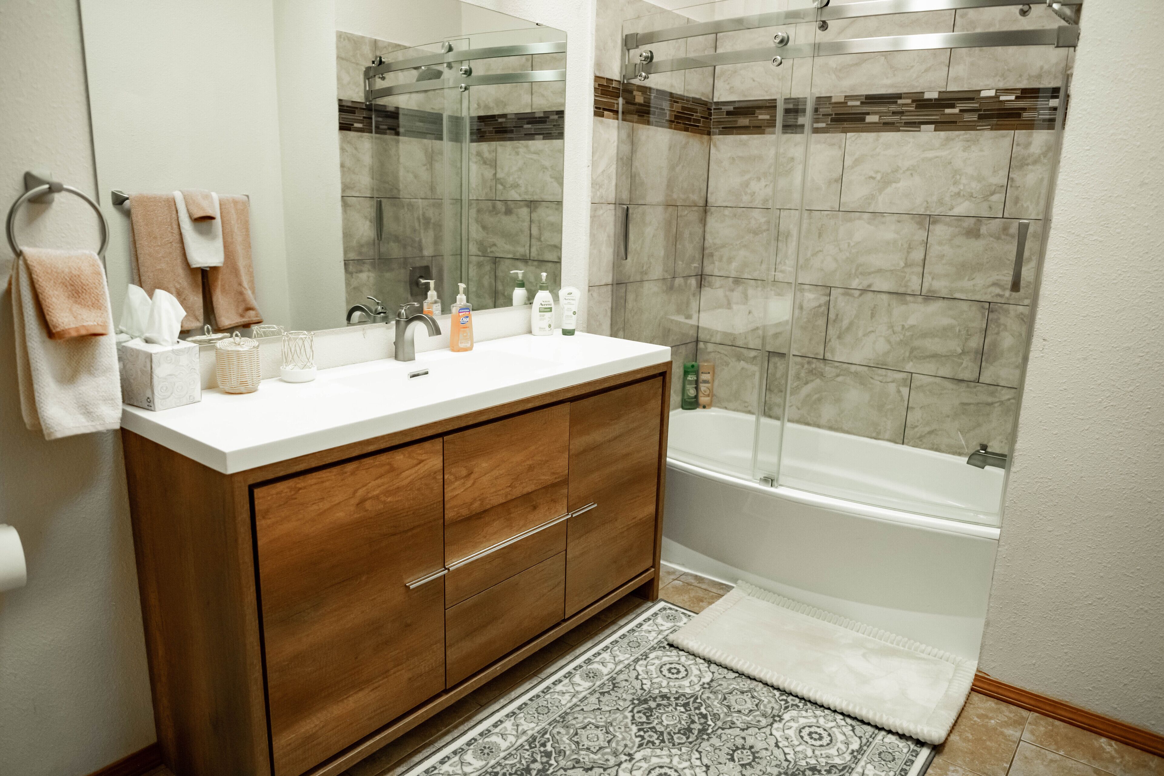 Luxury 3 Bedroom Barndominium- **Military and Long Term Stay Discounts!**