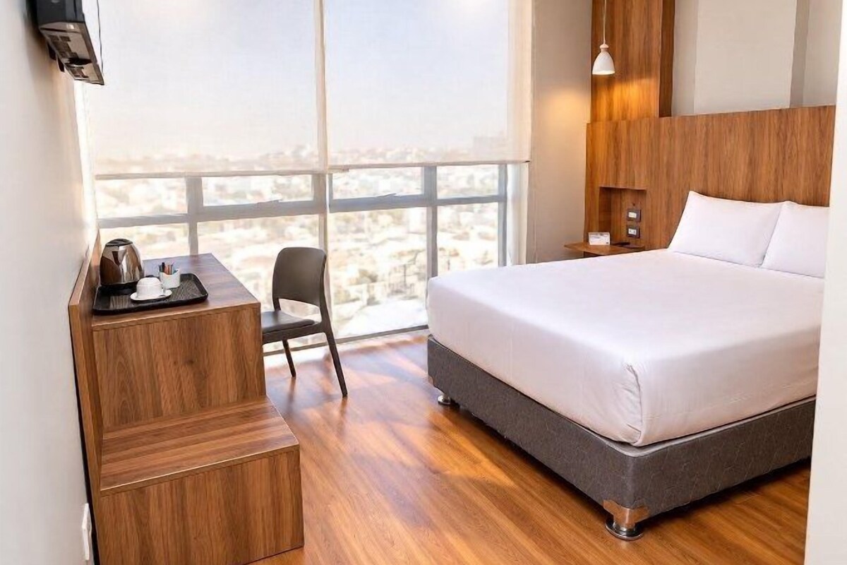 Basic Single Room, 1 Double Bed, Ensuite | Minibar, desk, laptop workspace, free WiFi