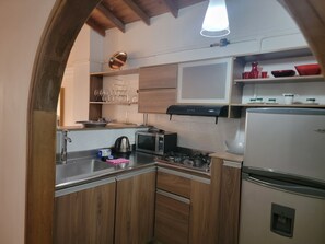 Fridge, microwave