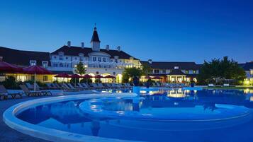 Indoor pool, outdoor pool