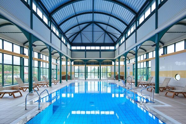 Piscine couverte, piscine extérieure