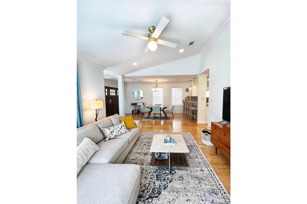 MULBERRY HOUSE in the Heart of the Heights