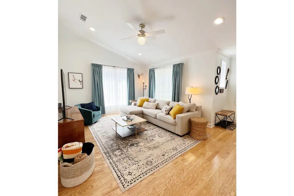 MULBERRY HOUSE in the Heart of the Heights