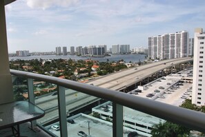 Property grounds - Modern Oasis 2BR/2BA steps from Sunny Isles Beach! (Sunny Isles Beach)