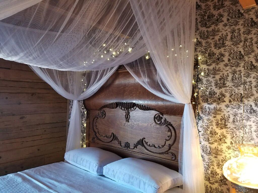 Cora's Main Log Cabin