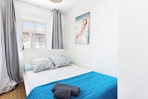 4 chambres, fer et planche à repasser, Wi-Fi, draps fournis