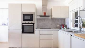 Micro-ondes, four, plaque de cuisson, lave-vaisselle