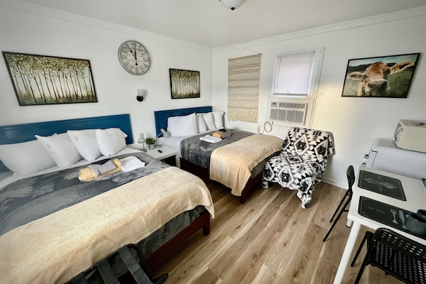 Design Room, 2 Double Beds, Non Smoking, Refrigerator & Microwave