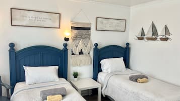 Design Room, 2 Single Beds