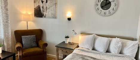 Design Room, 1 Double Bed, Non Smoking, Refrigerator & Microwave | Free WiFi, bed sheets