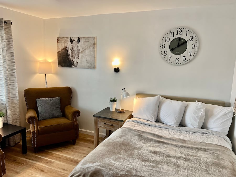 Design Room, 1 Double Bed, Non Smoking, Refrigerator & Microwave | Free WiFi, bed sheets