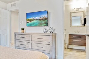 4 bedrooms, iron/ironing board, travel crib, free WiFi