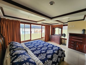 4 quartos, Wi-Fi de cortesia, roupa de cama