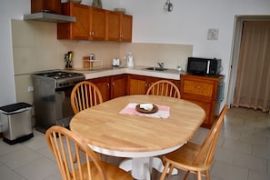 Oven, stovetop