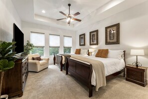 4 bedrooms, in-room safe, desk, iron/ironing board