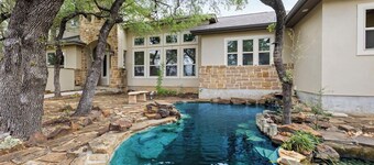 Canyon Lake Retreat w/ Hot Tub, BBQ, Fire Pit & Game Room