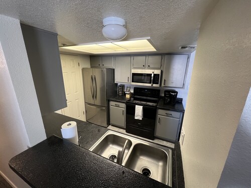 Lovely 1 bed 1 bath just 3.5 miles from casino!