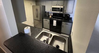 Lovely 1 bed 1 bath just 3.5 miles from casino!