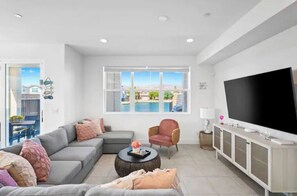 Smart TV, ping pong, books