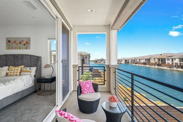 4 dormitorios, tabla de planchar con plancha, wifi y ropa de cama