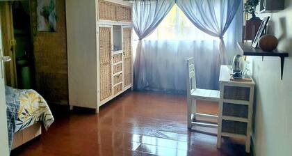 Cosy Luxury En-suite (pool & lappa)