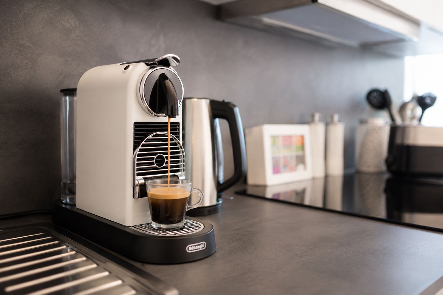 Kaffee und/oder Kaffeemaschine