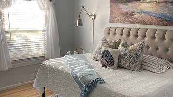 1 soverom, skrivebord, strykejern/-brett og wi-fi (inkludert)