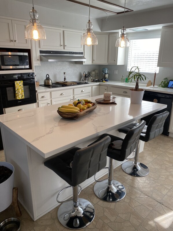 Fridge, microwave, oven, stovetop
