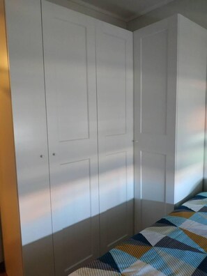 1 bedroom, free WiFi, bed sheets - Bonfim Small House (Porto)