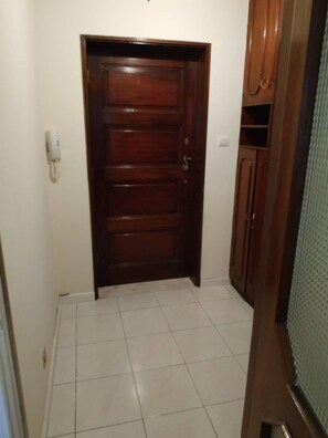 Interior - Bonfim Small House (Porto)