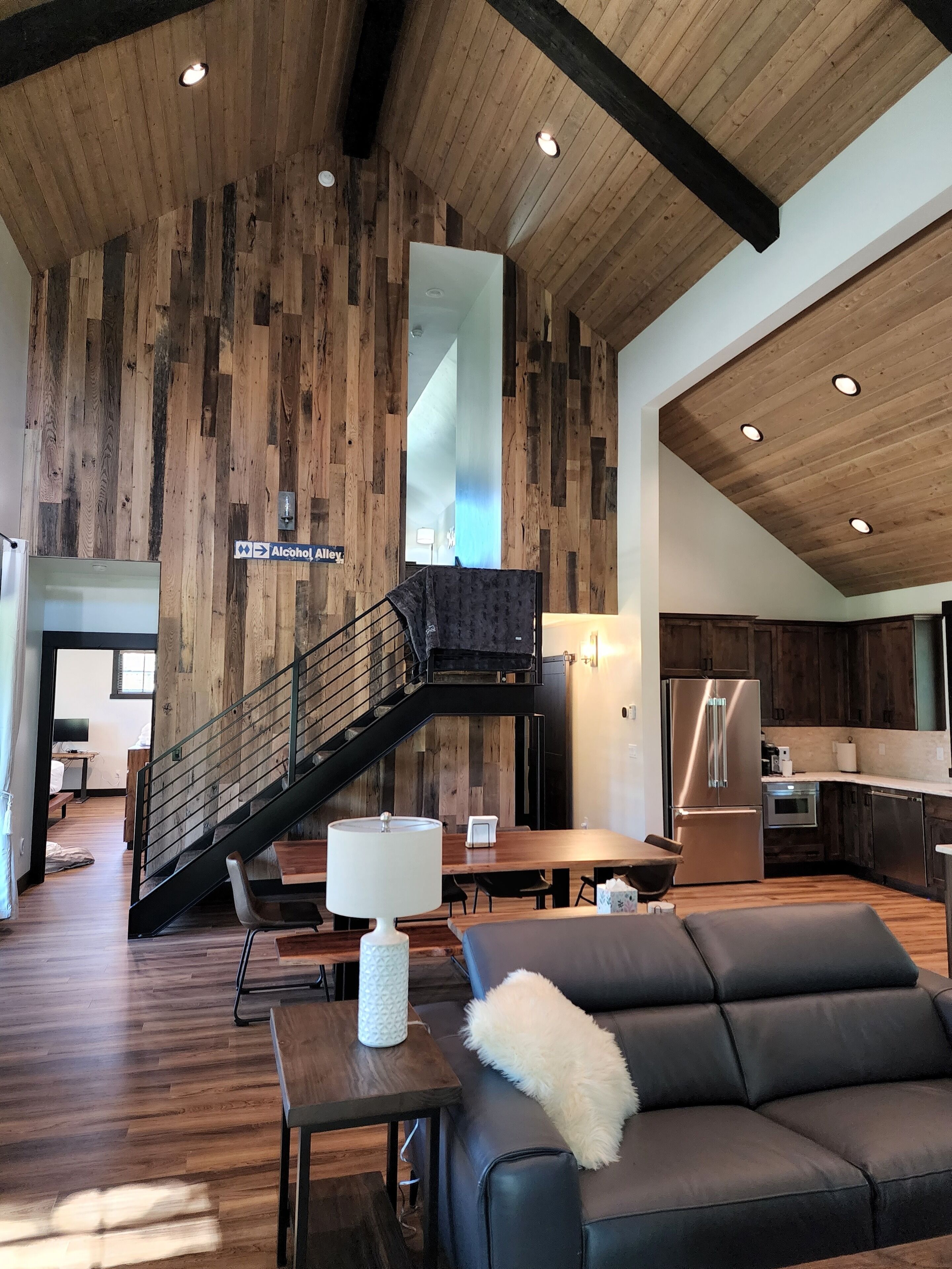 New Dover Bay Vacation home - Big Time!