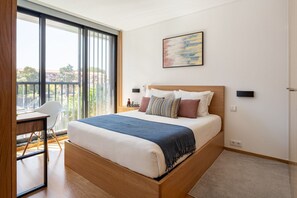 1 bedroom, desk, iron/ironing board, WiFi - ALTIDO Apartamento luminoso na zona sossegada do Porto, perto do Mercado Bom Suc (Porto)