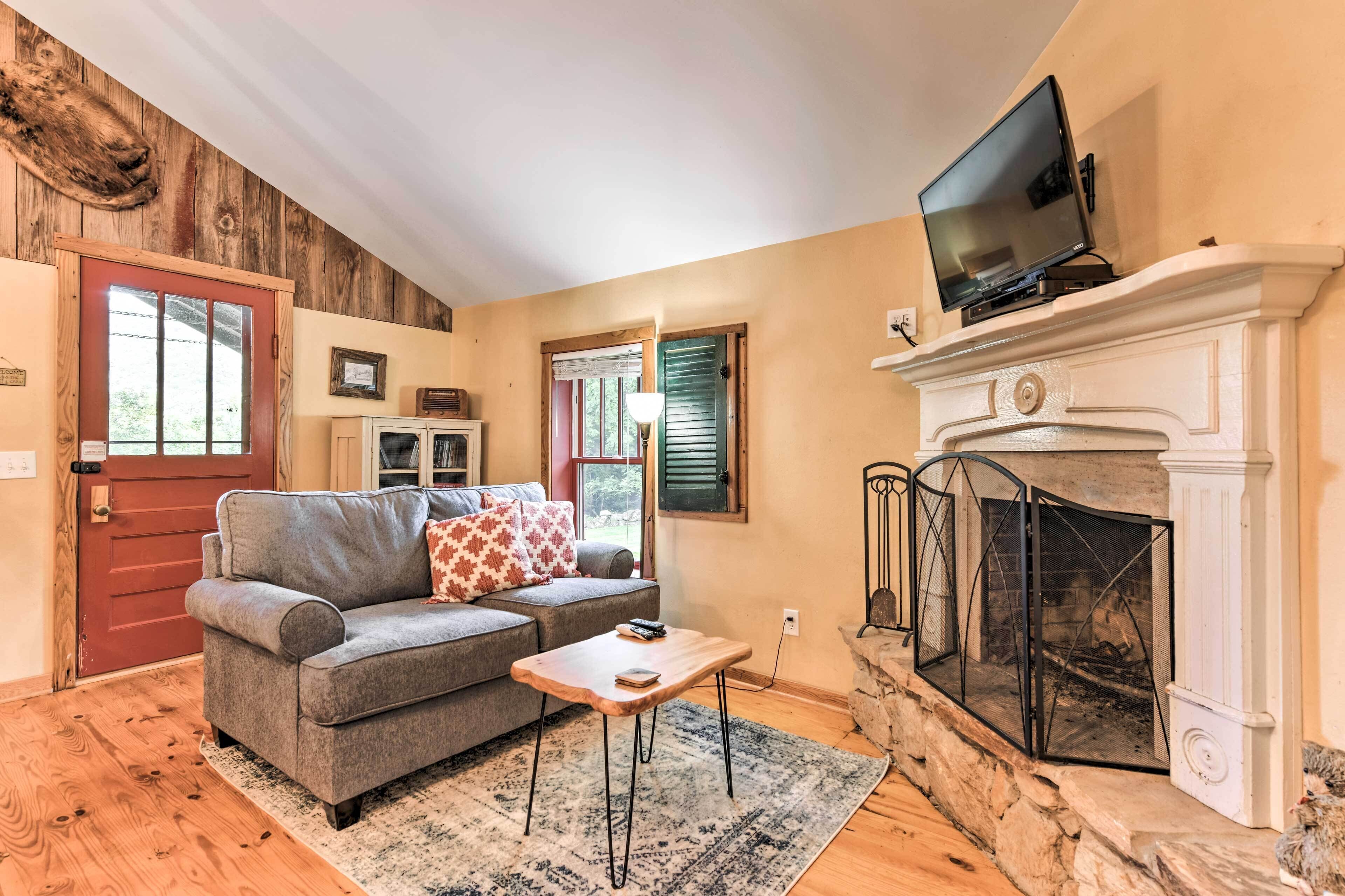 'Baby Bear' Clyde Cabin on Mountain Farm!