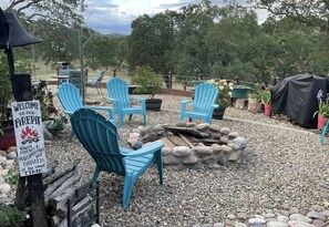 Property grounds - Hot Tub, Pool AND Breakfast who could ask for more (Valley Springs)