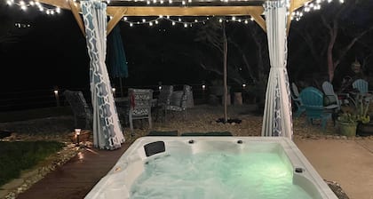 Hot Tub, Pool AND Breakfast who could ask for more