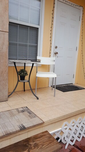 Property grounds - 1 Bedroom House 8 minutes from downtown (Houston)