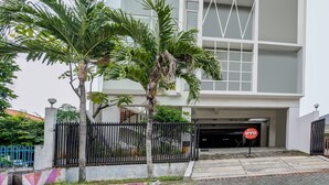 Unclassified image, 2 of 49, button - OYO 90935 Rumah Kost Metroliving (Surabaya)