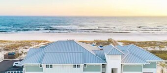 Emerald Escape 4BR/4BA Villa, Beach Club, Pet-Friendly, Lost Key Golf & Beach 