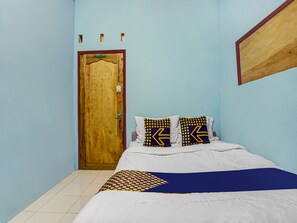 Room - OYO 91089 Desa Wisata Air Terjun Way Kalam Syariah (Kalianda)