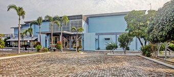 OYO 90947 Hotel Sarbini